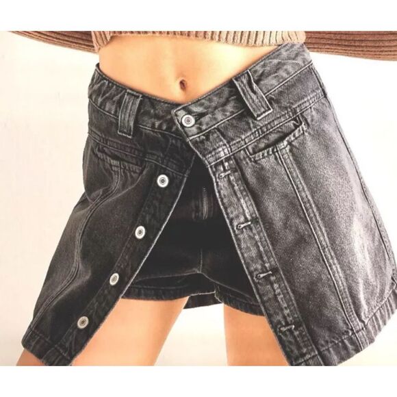 Free People We The Free Midnight Sun
Skort Mini Shorts Black Boho Size 28
NWOT - Picture 4 of 11